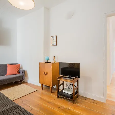 Soalheiro No Bairro Alto / Chiado *