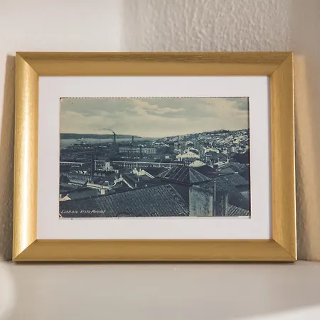 Soalheiro No Bairro Alto / Chiado *